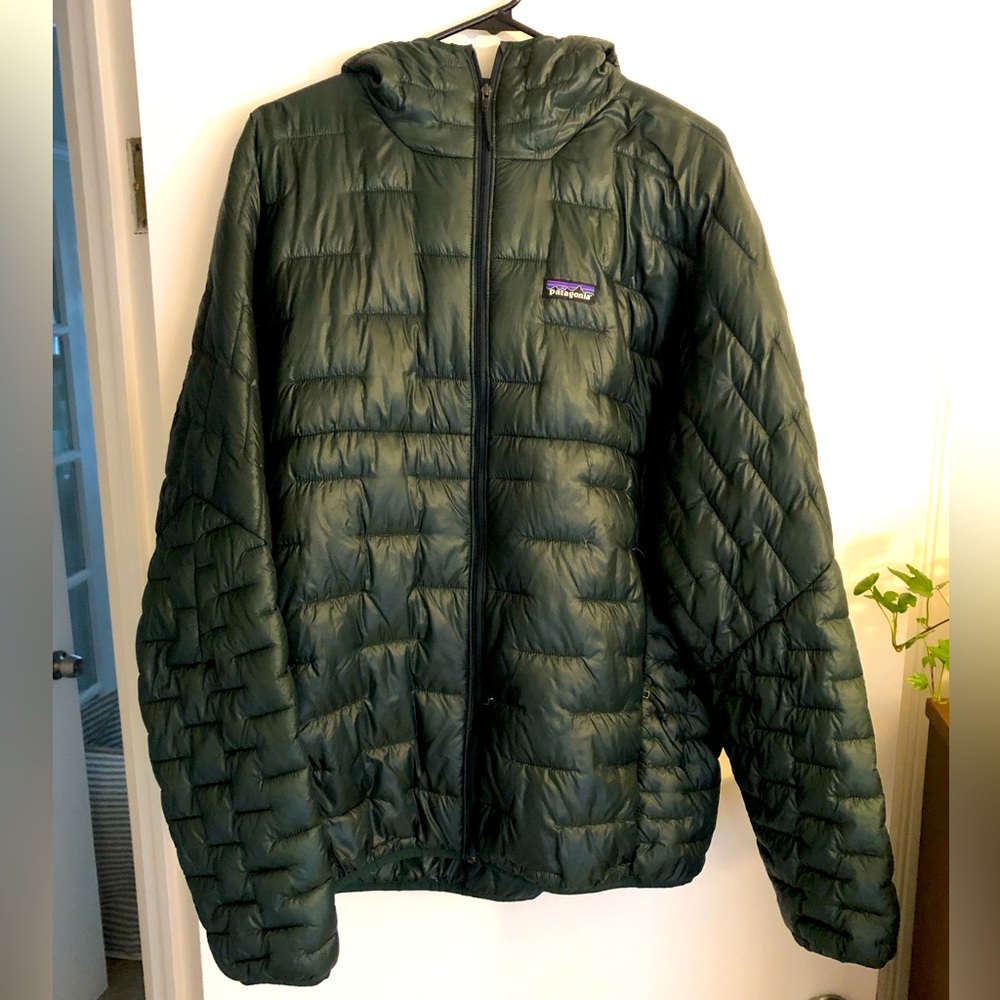 Men’s Patagonia micro-puff hooded jacket